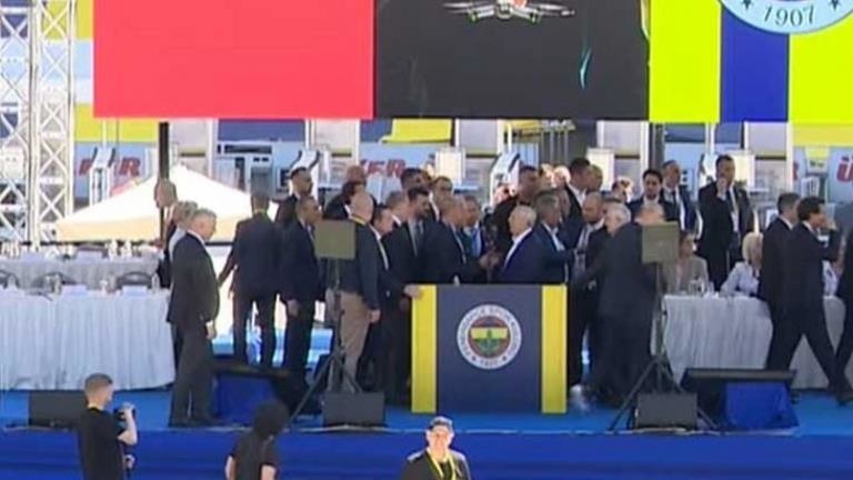 Fenerbahçe’de olaylı başkanlık yarışı İlk raundu kaybeden Aziz Yıldırım, kongreyi terk etti
