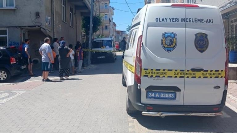 Esenyurt’ta balkondan düşen 10 yaşındaki çocuk hayatını kaybetti