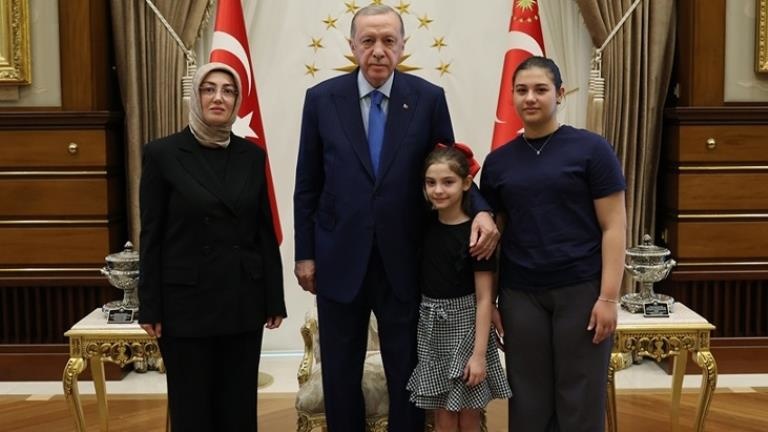 Cumhurbaşkanı Erdoğan, Beştepe'de kabul ettiği Sinan Ateş'in eşine söz vermiş