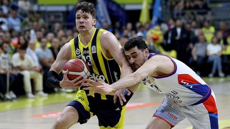 Anadolu Efes’i 3-1 yenen Fenerbahçe Beko, Basketbol Süper Ligi şampiyonu oldu