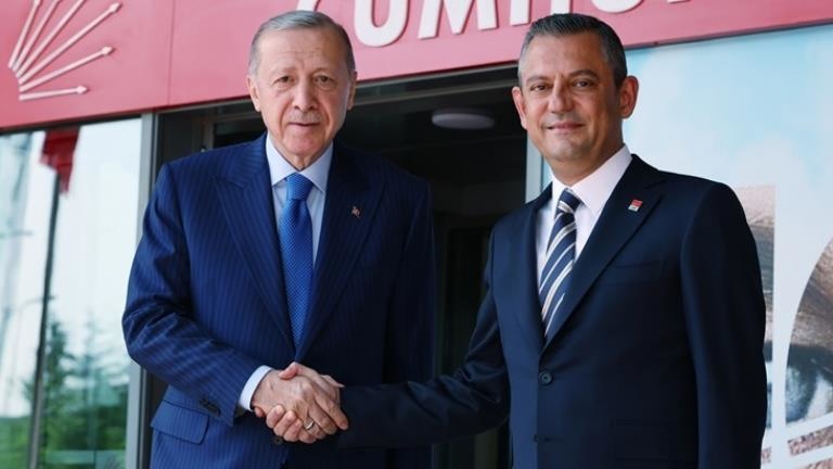 İşte Cumhurbaşkanı Erdoğan ve CHP lideri Özel’in birbirilerine aldığı hediyeler