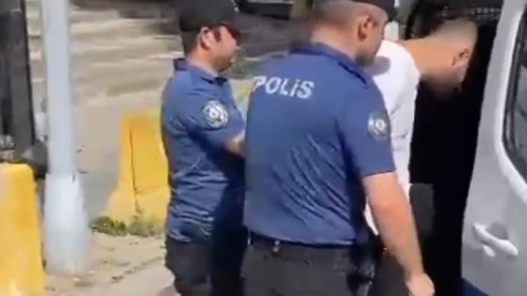 Kadıköy'de Ambulansı Durduran Trafik Magandaları Yakalandı