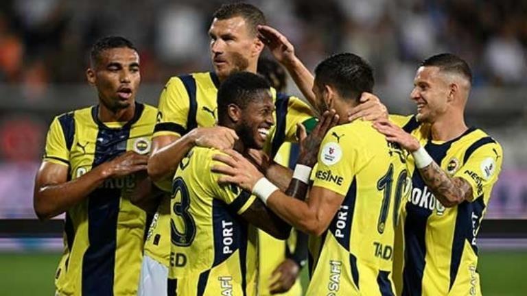 Fenerbahçe, Çaykur Rizespor'u deplasmanda 5-0 yendi