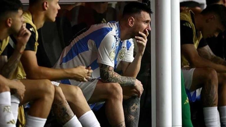 Sakatlanınca gözyaşlarına boğulmuştu İşte 2 aydır topa değmeyen Messi’nin son durumu